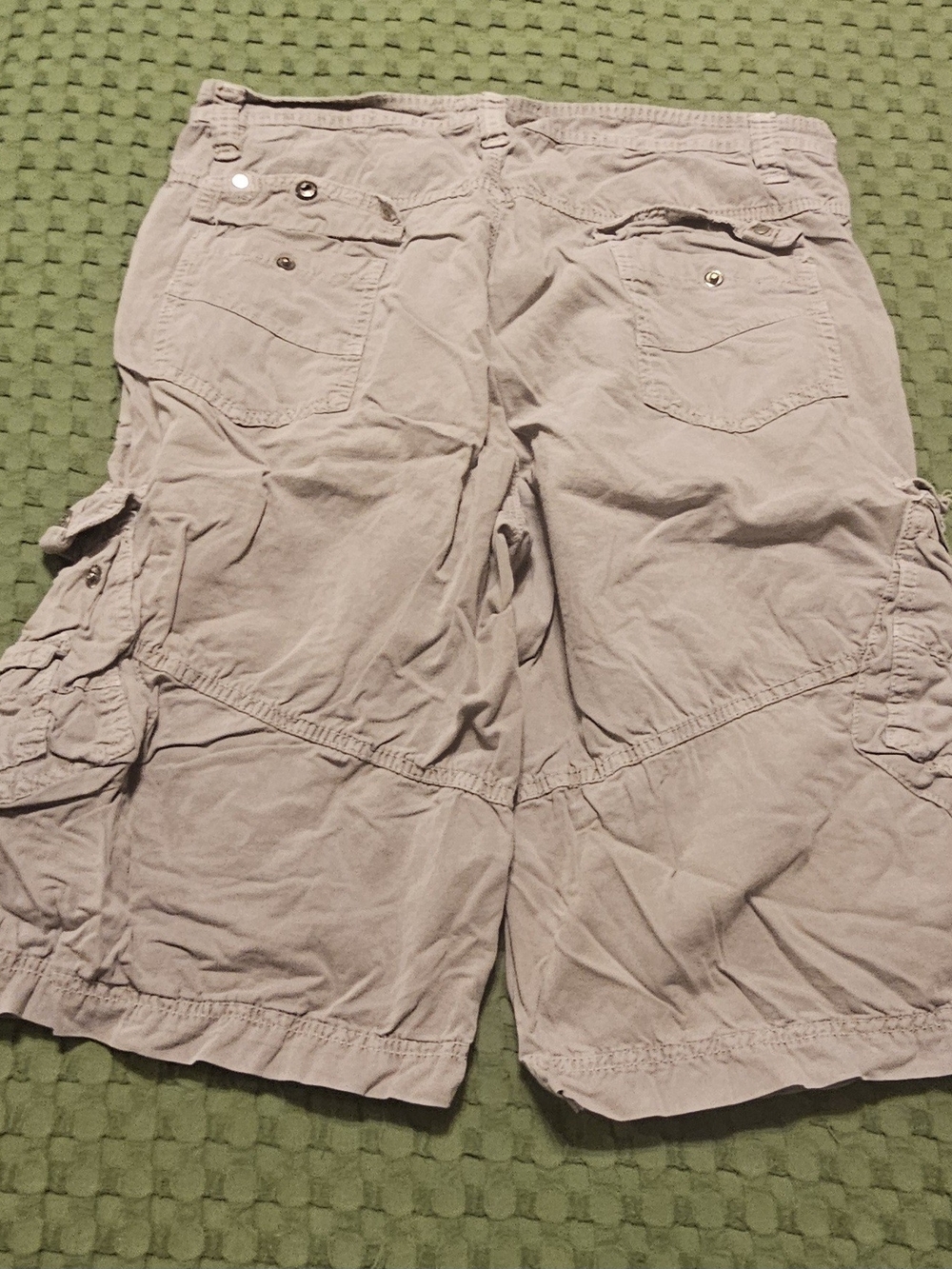 Source Unknown Light Beige Cargo Shorts with Multiple Pockets